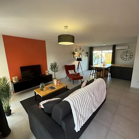 Lodge Eden Forest & *