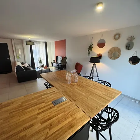 Lodge Eden Forest & *